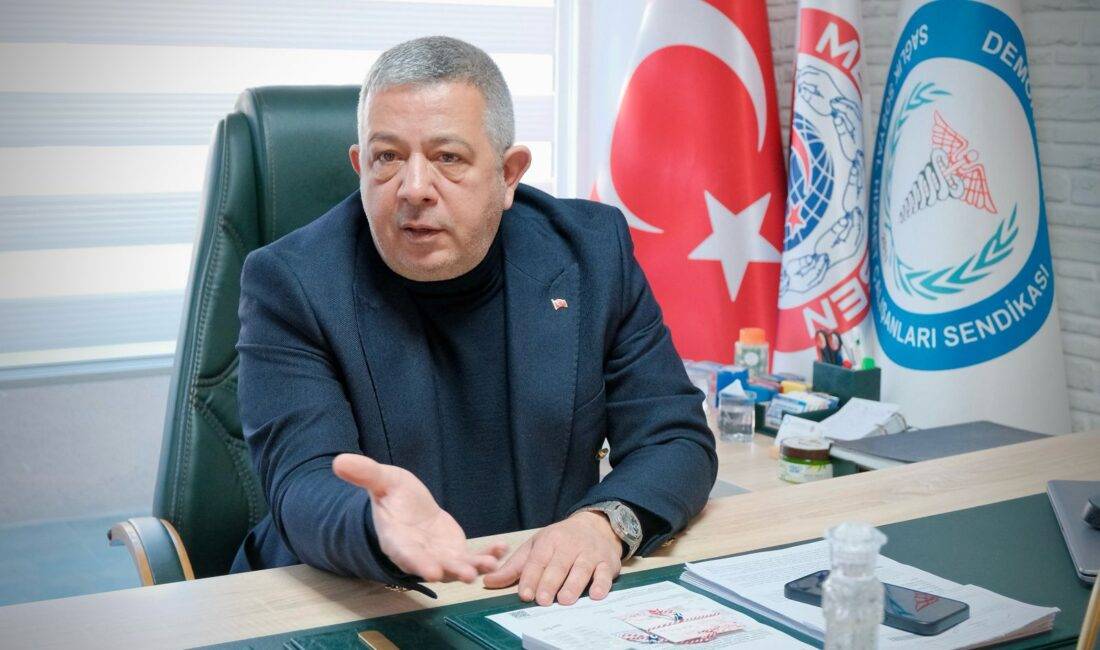 Cumhuriyete yönelik açıklaması nedeniyle eleştirilerin hedefi olan Memur Sen Genel